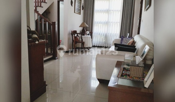 Well-Maintained Comfortable House in BuahBatu Regency Front Block Well-Maintained Comfortable House in BuahBatu Regency Front Block