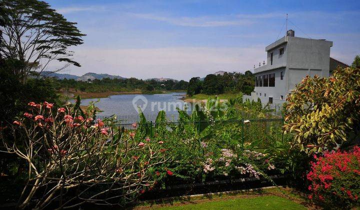 Rumah Mewah Kotabaru Parahyangan Balkon Belakang View Danau 1