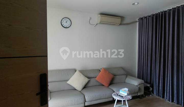 For Rent: 2-Story House in a Strategic Location.