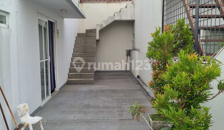 Disewakan Rumah 2 Lantai Semi Furnis bisa 3 Bln atau 6 Bln Disewakan Rumah 2 Lantai Semi Furnis bisa 3 Bln atau 6 Bln