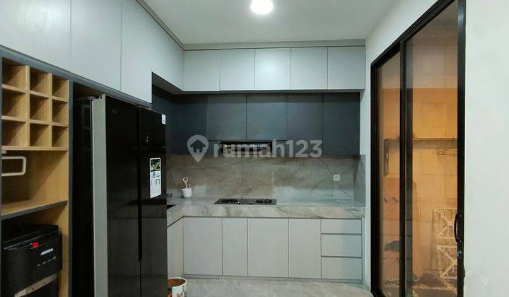 Disewakan Rumah 2 Lantai Full Furnis Sudah Renovasi Lippo 2