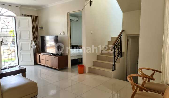 Disewakan Rumah 2 Lantai Full Furnis Area Lippo Cikarang 2