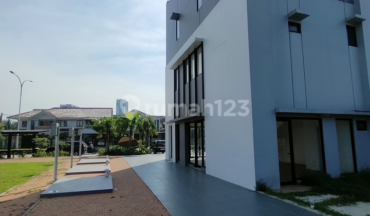 For Rent New 3-Story Shop House in Lippo Cikarang Area 1