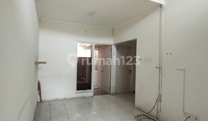 For Sale: 1-Story House with Installed Canopy in Lippo Cikarang Area 2