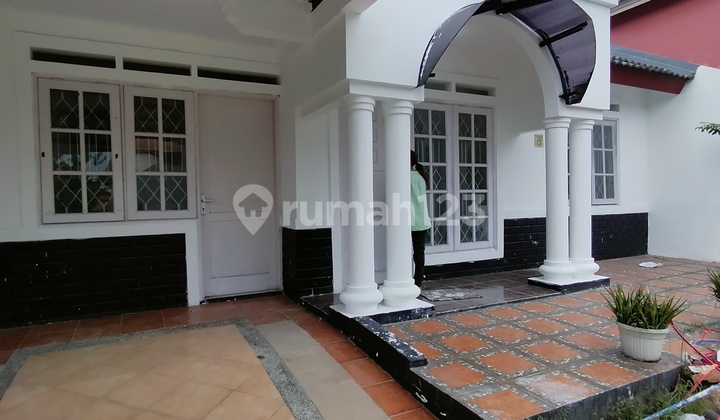 Disewakan Rumah 2 Lantai Dekat Kawasan Giic Delta Mas 1