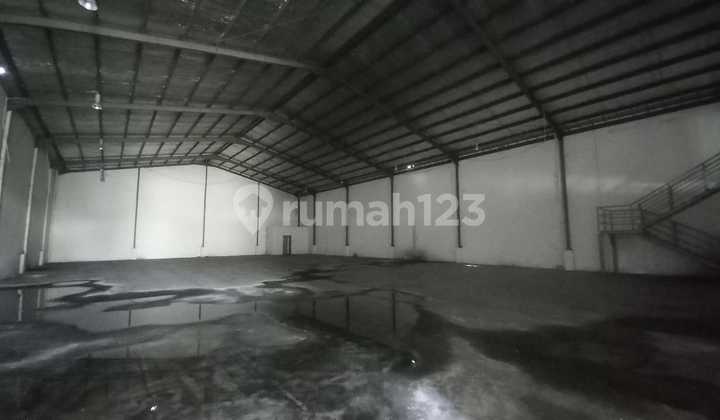 FOR SALE WAREHOUSE IN INDUSTRIAL AREA FLOOD-FREE ROW STREET 20 FOR SALE WAREHOUSE IN INDUSTRIAL AREA FLOOD-FREE ROW STREET 20