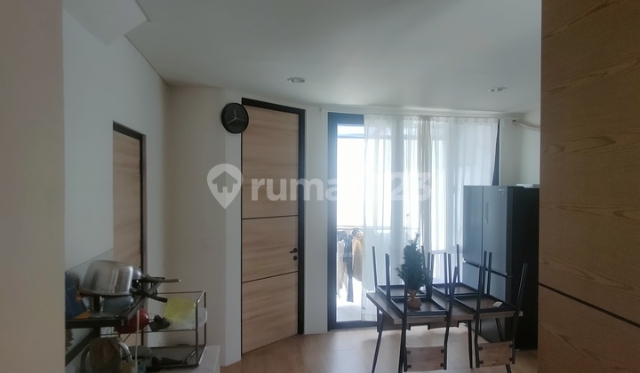 Disewakan Rumah 2 Lantai Minimalis Full Furnis Area Lippo