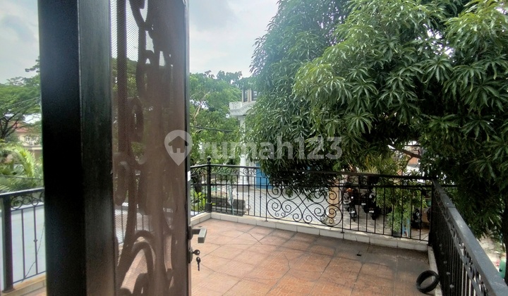 Disewakan Rumah 2 Lantai Full Furnis Kamar 5 Lippo Cikarang 2