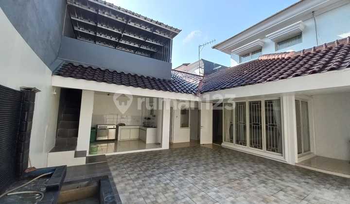 DISEWAKAN RUMAH LUAS 2 LANTAI FULL FURNIS AKSES KAWASAN INDUSTRI 2