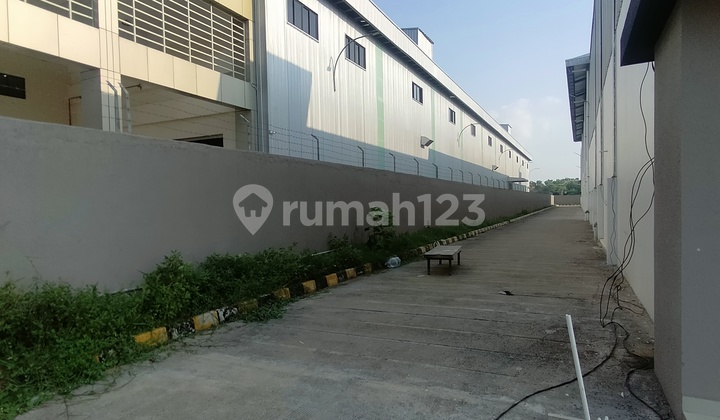 For Sale Warehouse in Industrial Area, Good Building, Strategic Location.