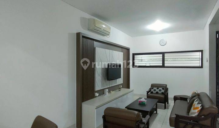 Disewakan Rumah 2 Lantai Full Furnis Sudah Renovasi Lippo 2