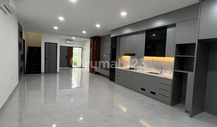 Disewakan Rumah Bagus Area Lippo Cikarang 2
