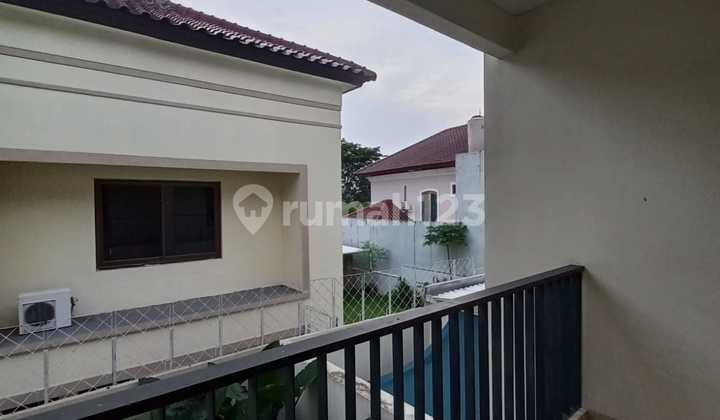 Disewakan Rumah 2 Lantai Full Furnis Area Lippo Ckarang 2