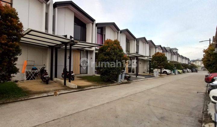 DIJUAL TAK OVER RUMAH 2 LANTAI SUDAH FULL RENOVASI LOKASI STRATEGIS LIPPO CIKARANG 1