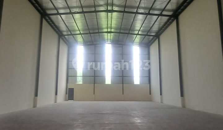 Warehouse for Rent in the Area, Suitable for Production