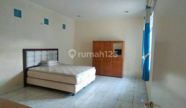 Disewakan Rumah 2 Lantai Full Furnis Type 3 Kamar Lippo Cikarang  1