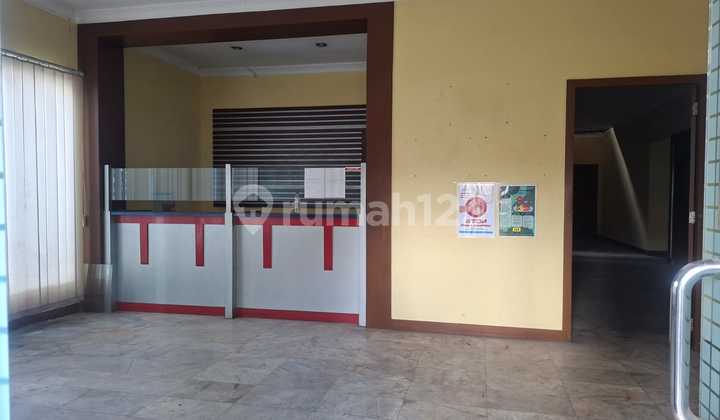For Rent Ex Showroom and Workshop Pondok Gede 2