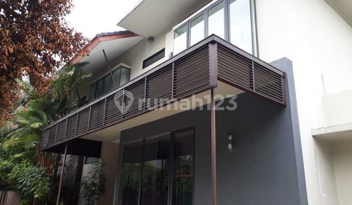 RUMAH MEWAH BERGAYA MINIMALIS MODERN, NYAMAN, ASRI DAN TENANG @ CILANDAK, JAKARTA SELATAN