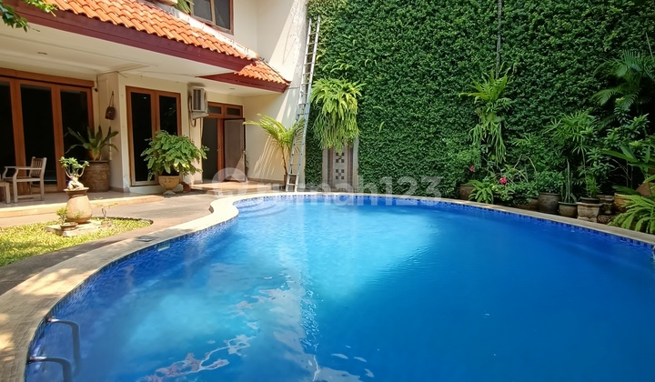 Rumah Mewah Terawat Kemang, Jakarta Selatan