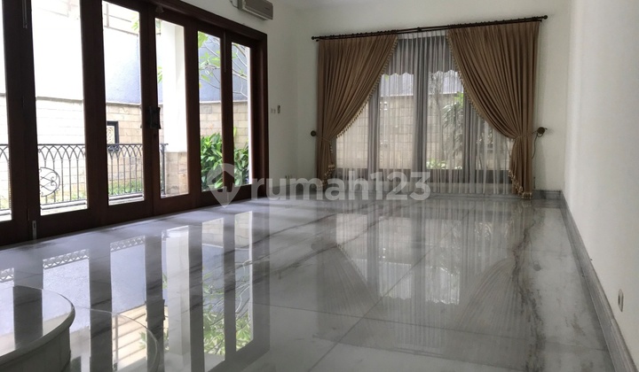 Beautiful Townhouse For Rent at Ampera