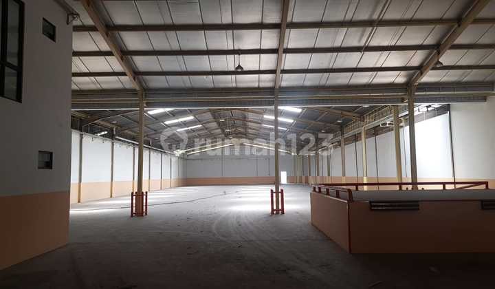 For Rent: Modern and Newly Renovated Warehouse near JORR Toll Road Access For Rent: Modern and Newly Renovated Warehouse near JORR Toll Road Access