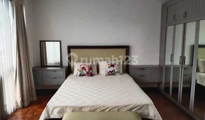 Apartement Park Royale 2 BR Furnished Bagus 2