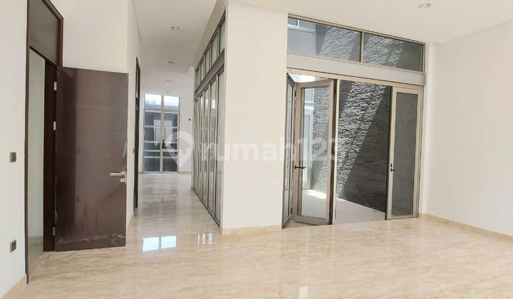 Ada Lift ! Rumah 3 Lantai Mozart Golf Island PIK ! 10X25 2