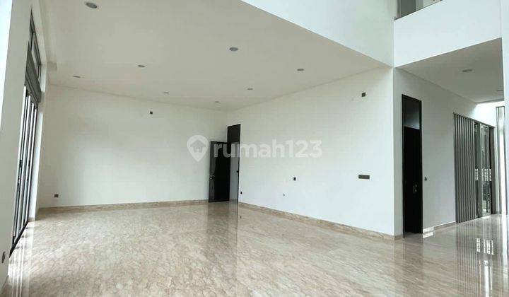 Rumah di Golf Island, PIK 3 Lantai Ada Lift + Kolam Renang ! (12x35) 2