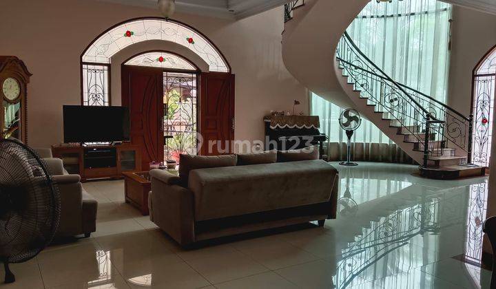 Dijual Rumah Jelambar Luas 300m2 Posisi Hook 1