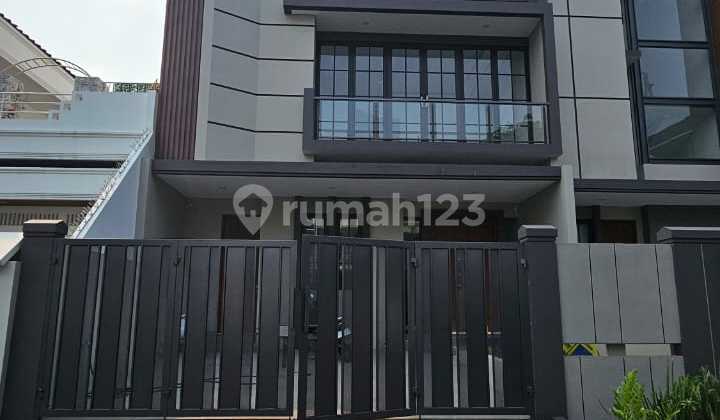 Dijual Rumah Permata Buata Brand New 3 Lantai !