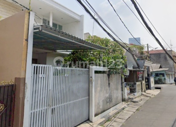 Rumah Cantik Lokasi Strategis di Tebet Jakarta Selatan 2