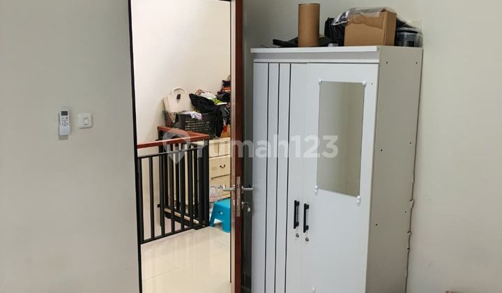 House For Sale with 2 Carports in Kiaracondong Near Tenth Avenue Mall 2