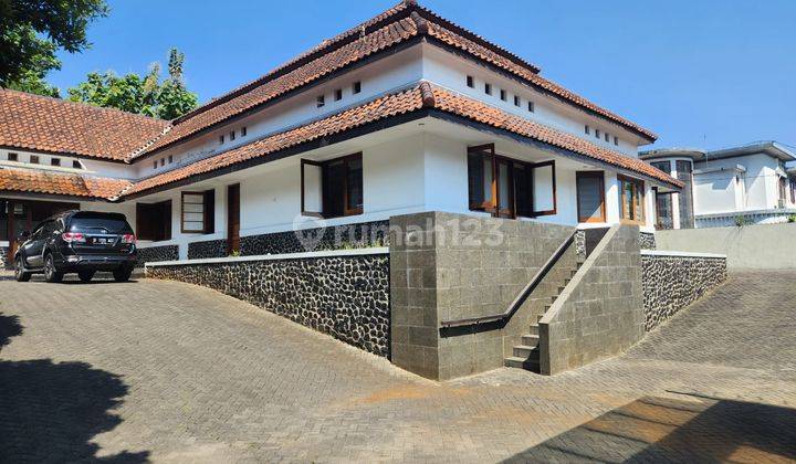 Rumah Disewa di Jalan Utama Riau Bandung Kota 1