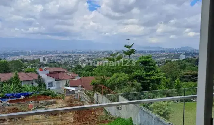 Rumah Dijual di Dago Pakar Resort Golf Island Bandung 1