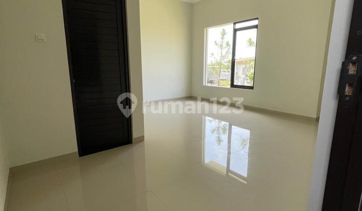 Rumah Dijual ada Kolam Renang di Tarogong Garut 2