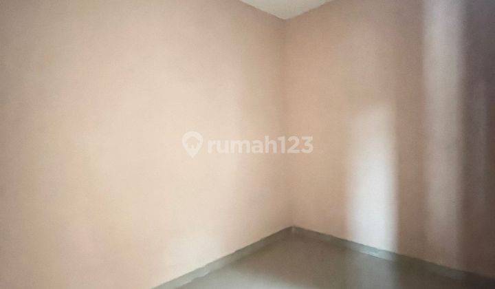 Dijual over kredit rumah murah strategis di sepatan strategis pinggir jalan raya 7