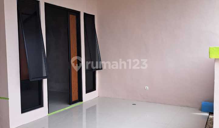 Dijual murah rumah 2 lantai strategis dkt grand batavia di pasar kemis 8