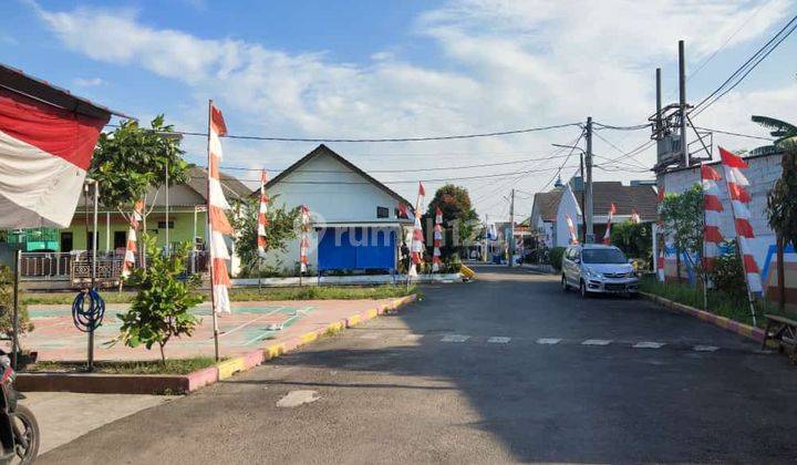 Over kredit murah area pasar kemis strategis Bumi Indah 5