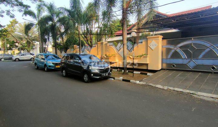 Rumah Tua Hitung Tanah di Taman Alfa Indah Jakarta Barat 2