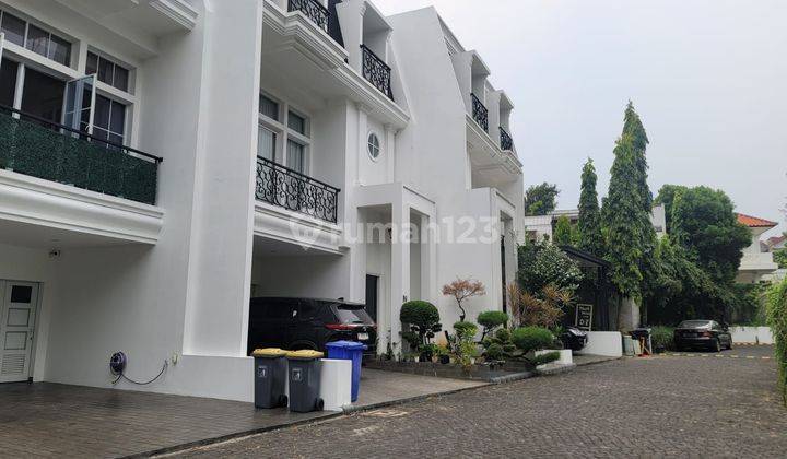 Rumah 3 Lantai Lokasi Strategis Komplek Madja Residence Joglo 2