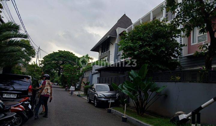 Rumah 3 Lantai Hook Siap Huni Jl Alam Segar V Pondok Indah 2