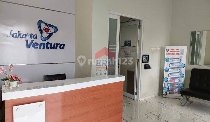 Dijual Gedung Kantor  di Tanjung Barat Raya, Lokasi Strategis dkt Toll TB Simatupang 2