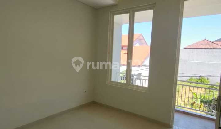 Jual Rumah Minimalis New Gayung Kebonsari 2 lantai siap Huni dekat Graha Pena dan A Yani 2