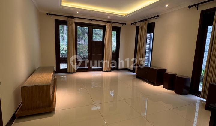 Hook Rumah Graha Family di Kawasan Elit With Perabot Hook Rumah Graha Family di Kawasan Elit With Perabot