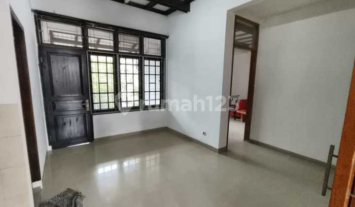 Jual Sewa Rumah Cantik Tanjung Duren Barat LT 352 SHM Hadap Barat 2
