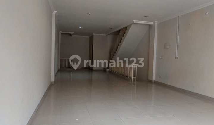 Sewa Ruko Crown Green Lake City 4 Lantai Hadap Jalan Raya