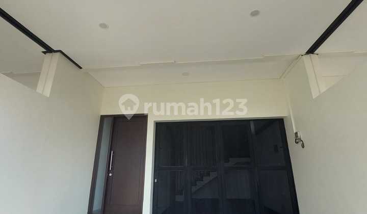 Sell New House DKI Meruya 3 Floors LT 125M SHM Strategic