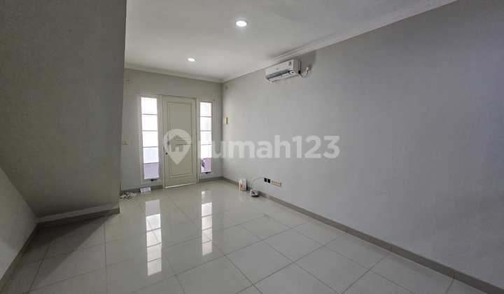 Disewakan Rumah Green Lake City Cluster West Europe 2