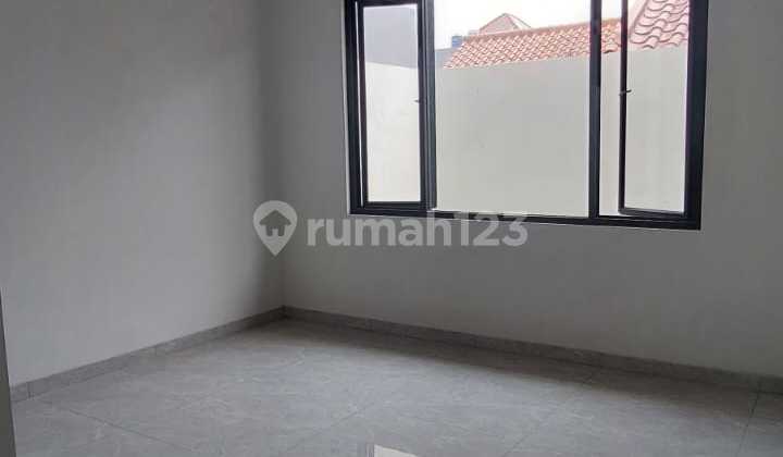 Dijual Rumah Baru Siap Huni 2 Lantai Metland Puri Dekat Tol - SHM 2