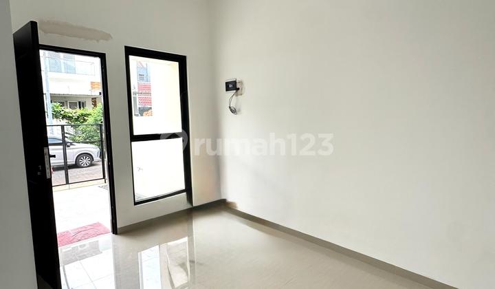 Dijual Rumah Metland Puri Cipondoh Lt180 -Row Jalan 3 Mobil 2